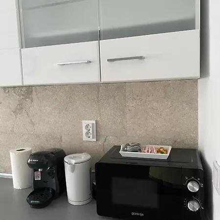 Alina *
